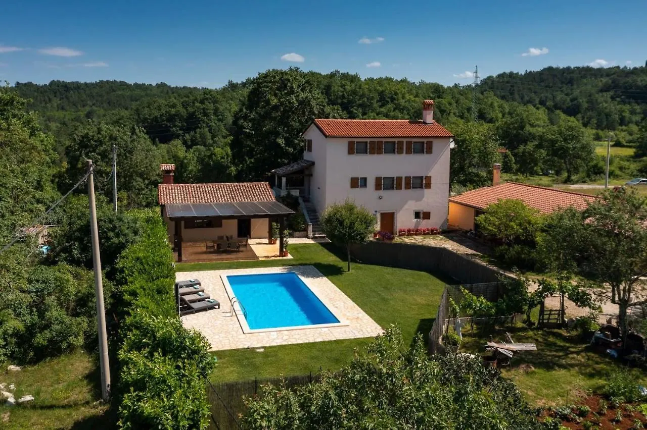 Villa Casa Bastiani With Pool And Grill In Buje