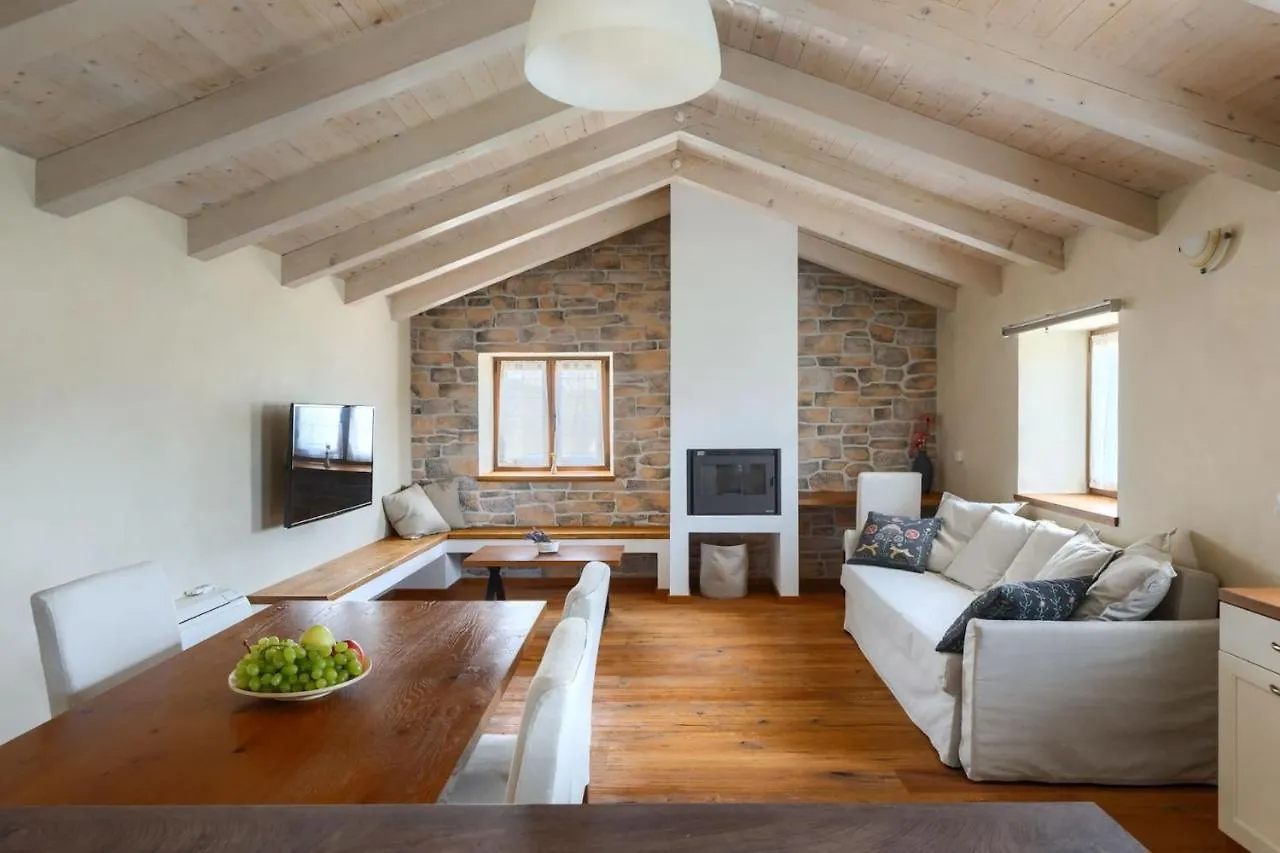 Villa Casa Bastiani With Pool And Grill In Buje