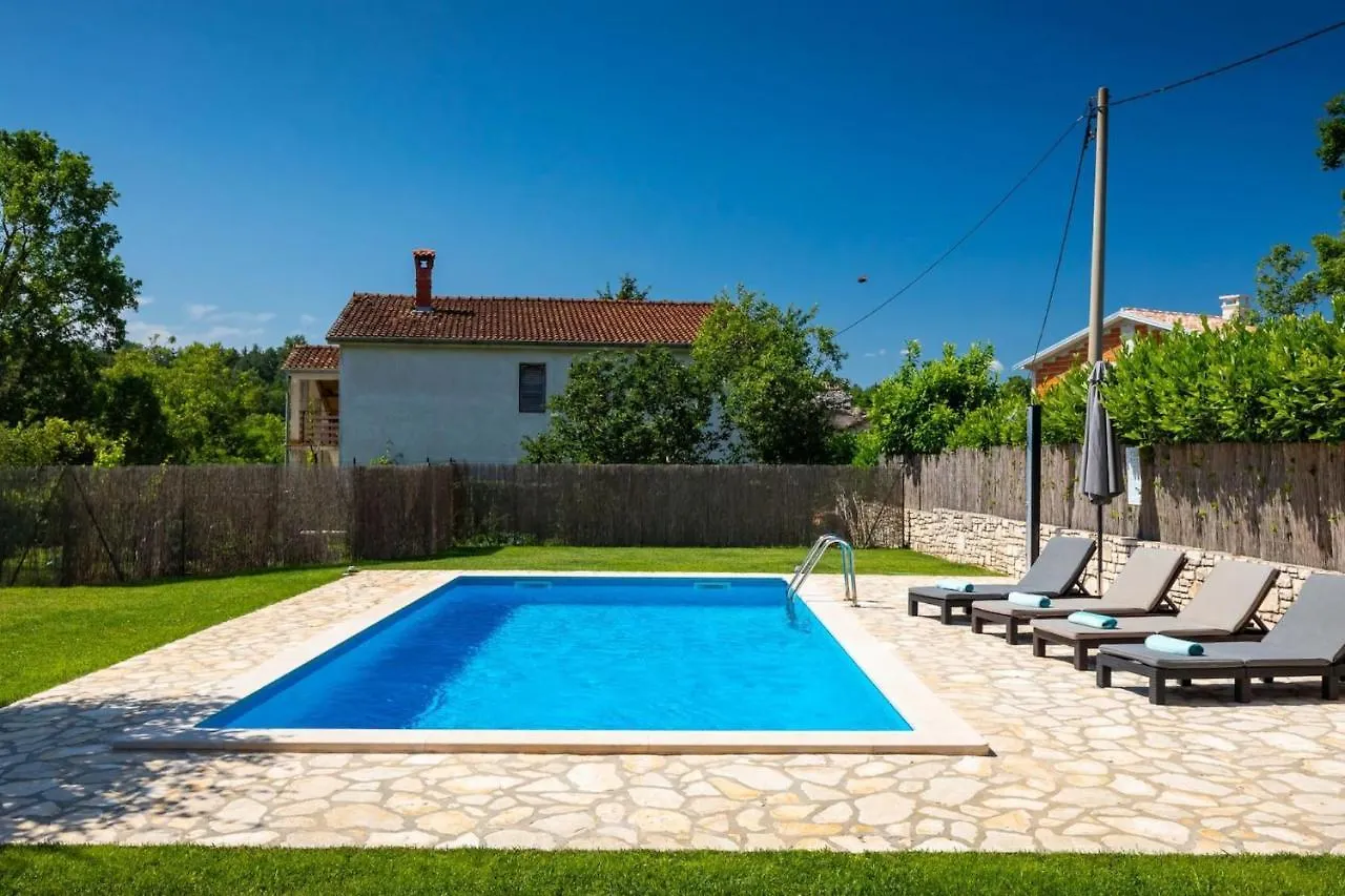 Villa Casa Bastiani With Pool And Grill In Buje