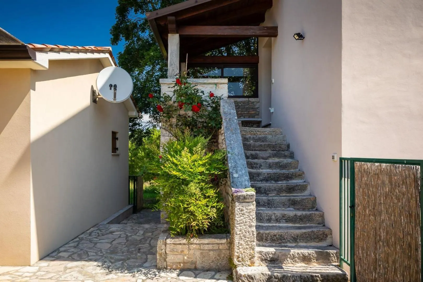 Villa Casa Bastiani With Pool And Grill In Buje Croatia
